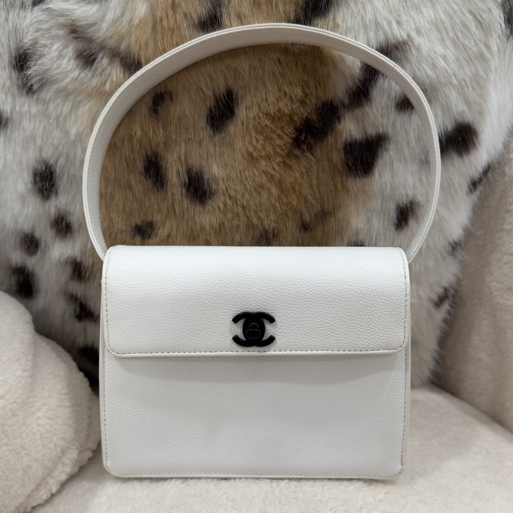 Vintage CHANEL 1997-1999 Kelly Shoulder Bag